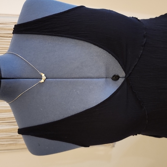 Free People black lettuce trim top, low cut - L - Picture 2 of 8